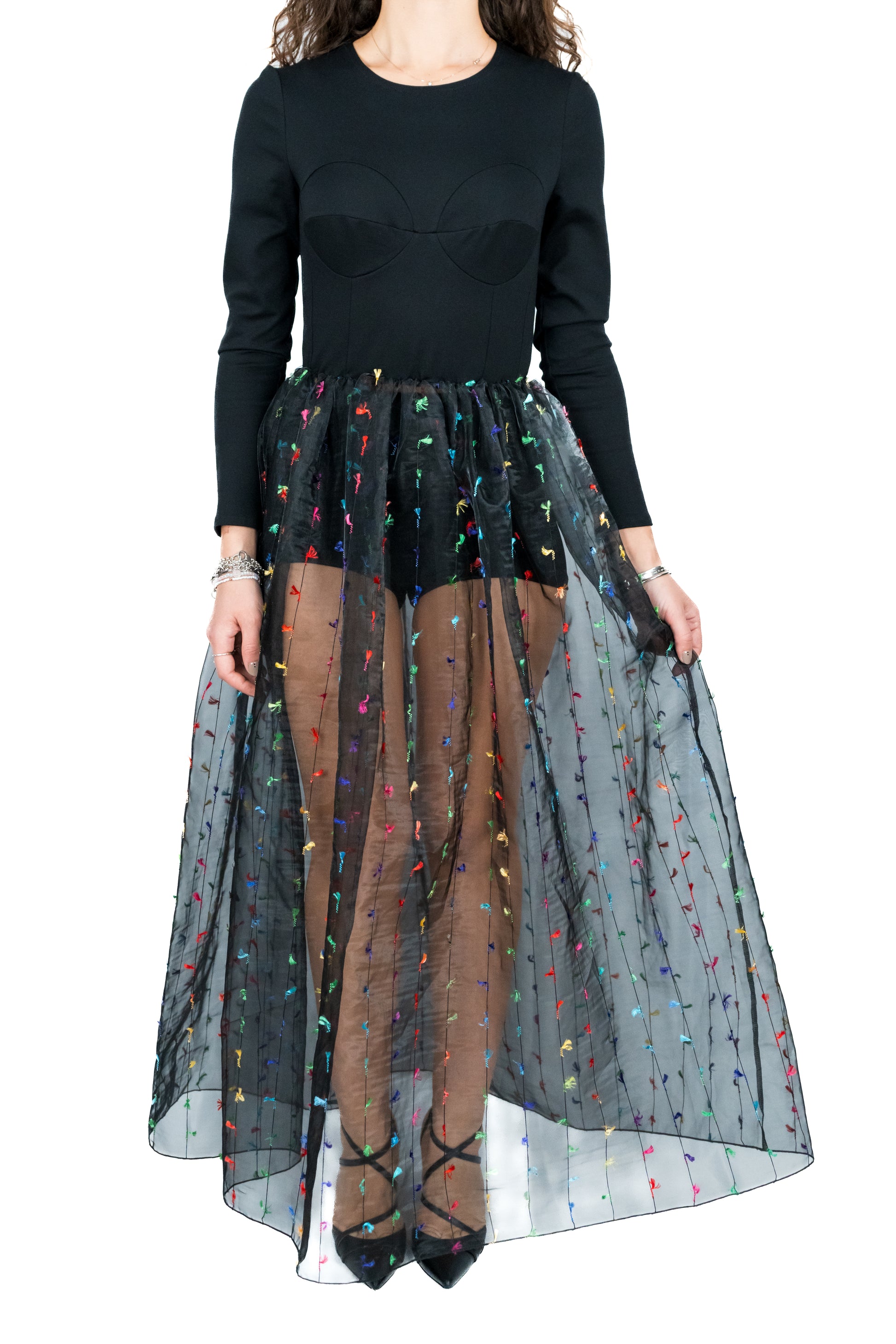 Abito con gonna in organza trasparente