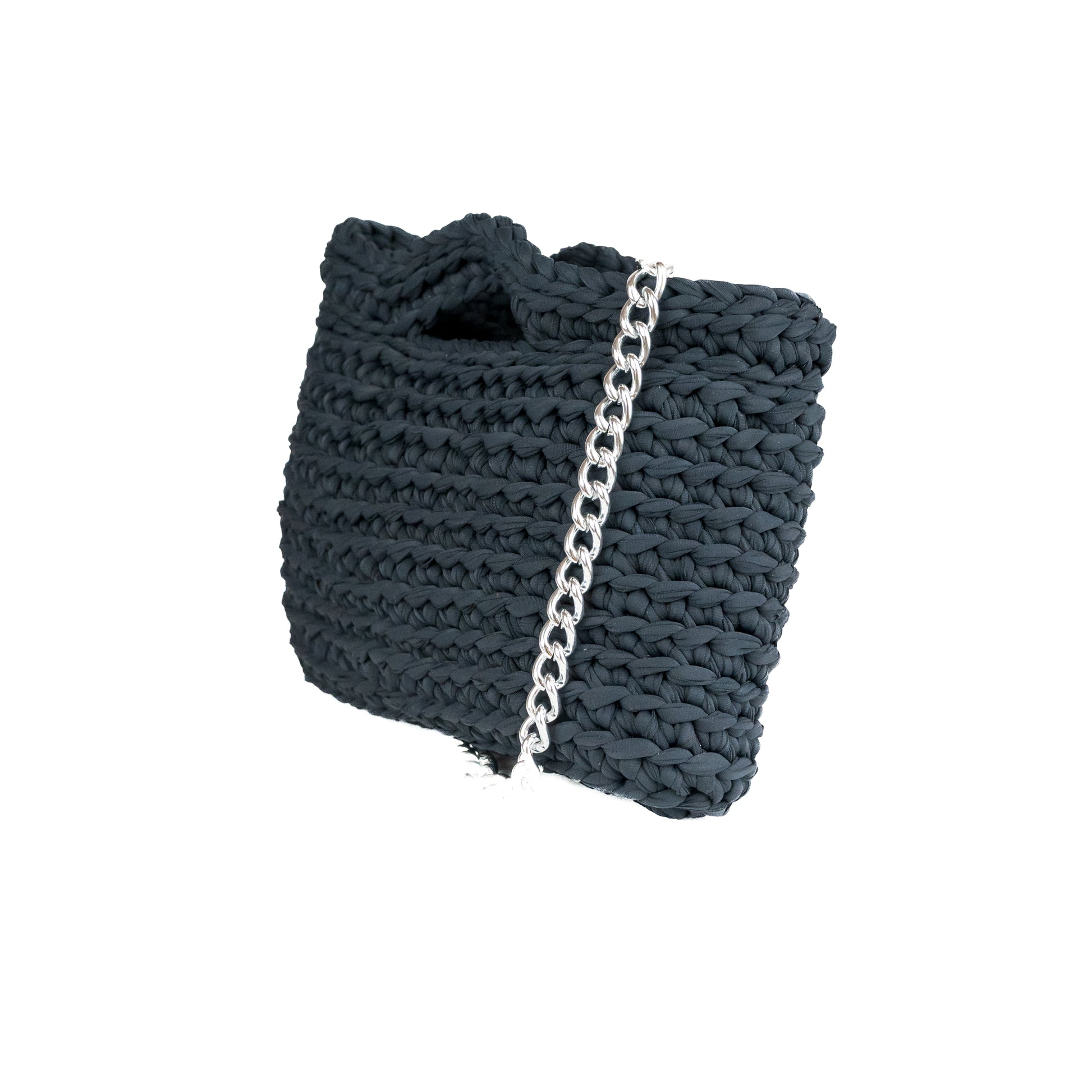 Minibag realizzata interamente a mano all'uncinetto con fettuccia in lycra.