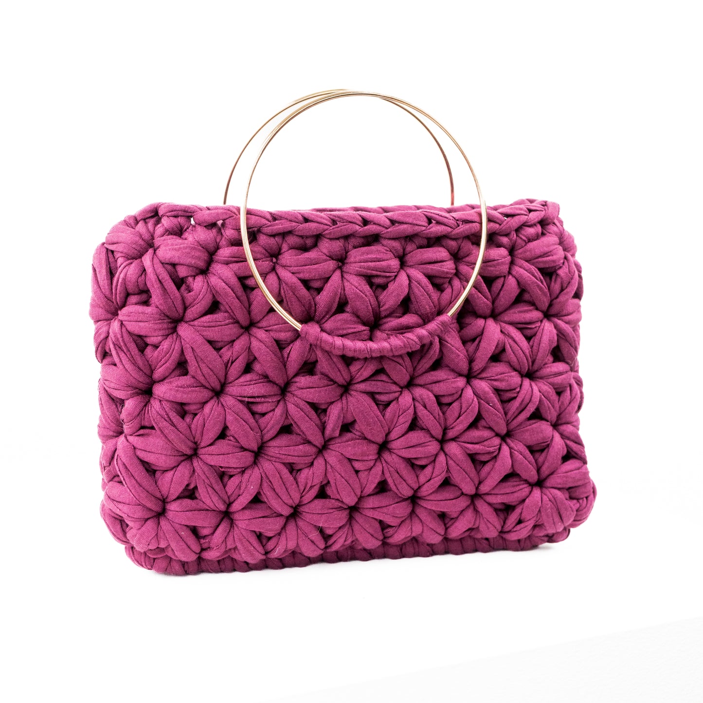 Borsa realizzata a mano all'uncinetto con punto jasmine e manici in metallo