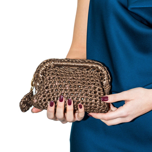 Clutch fatta a mano in ecopelle in colore bronzo