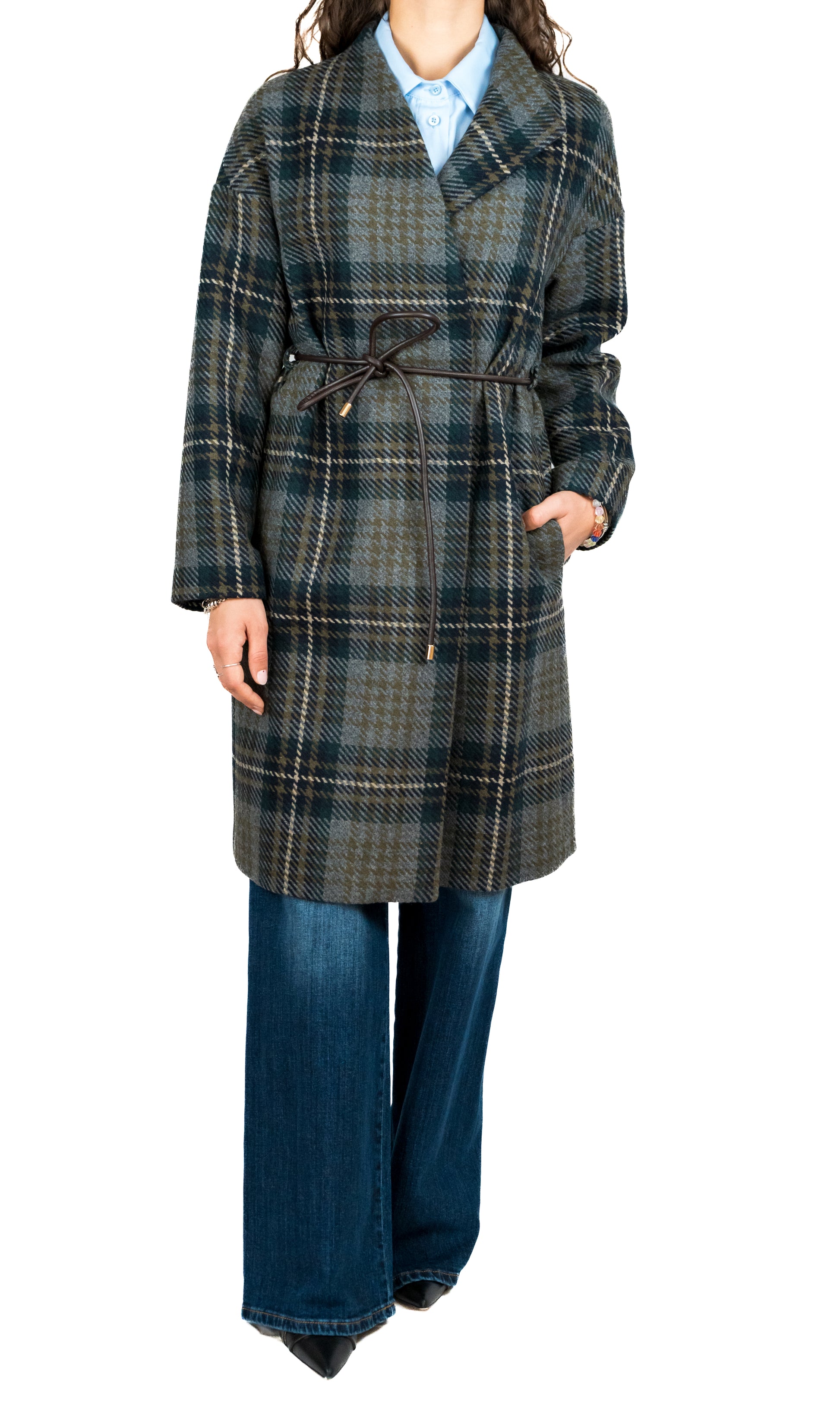 Cappotto in misto lana a quadri con revers asimmetrici e fodera in contrasto.