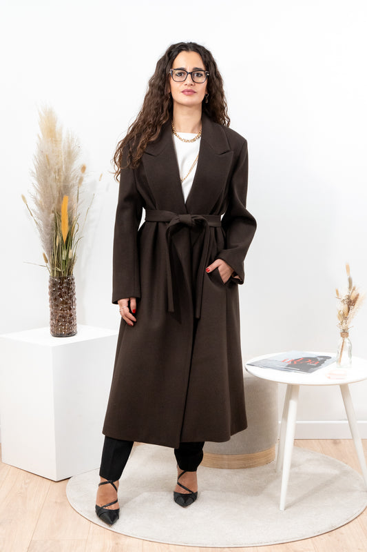 Cappotto moro lungo con cinta e tasche