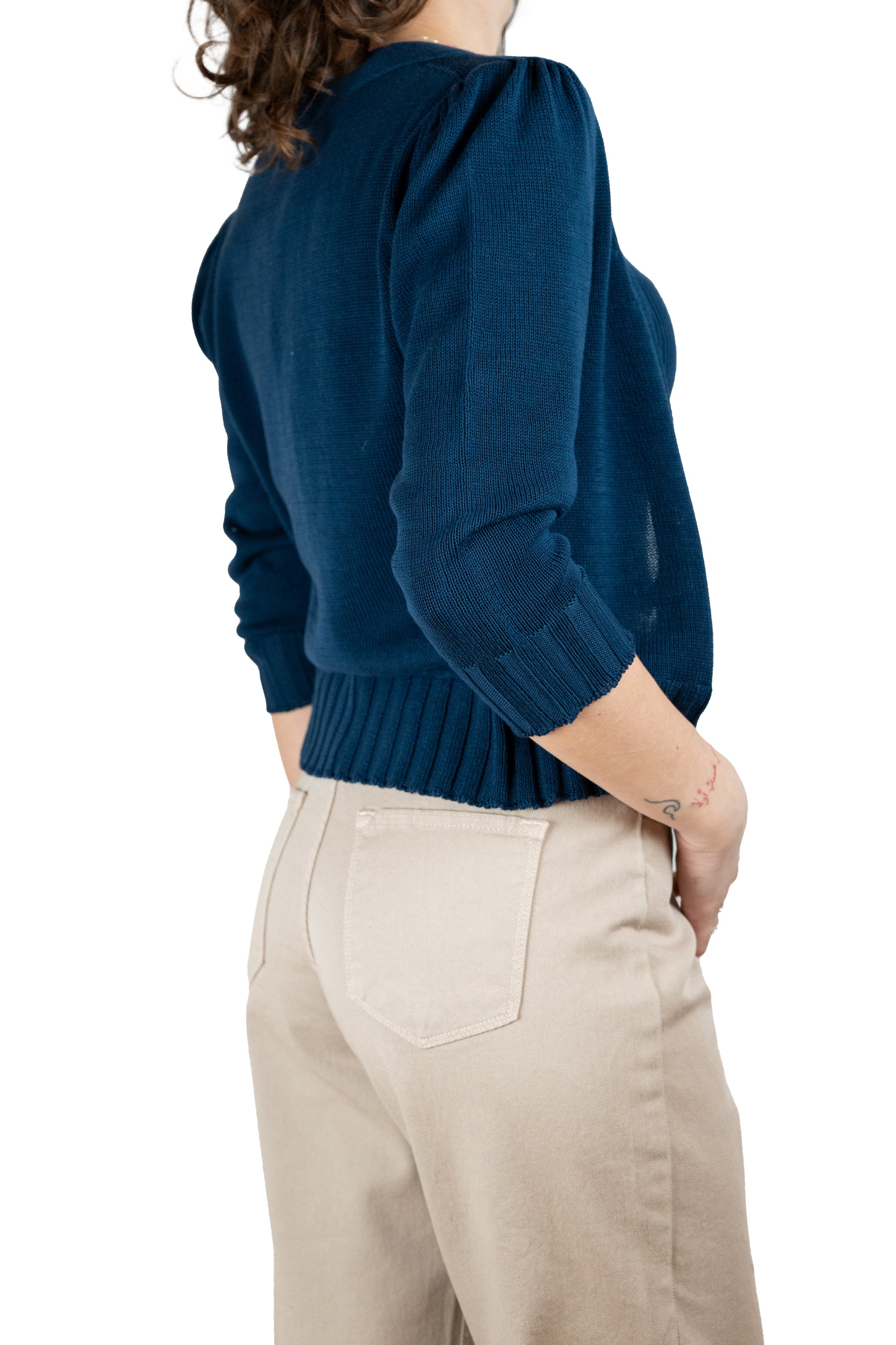 Cardigan in cotone con arriccio sulle maniche a 3/4.