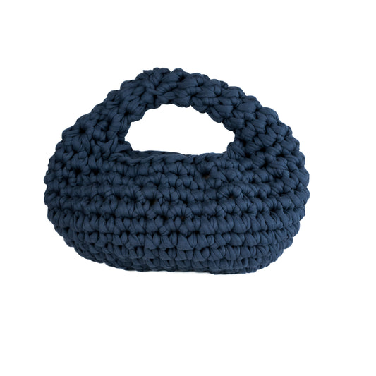 Minibag realizzata interamente a mano all'uncinetto con fettuccia in cotone