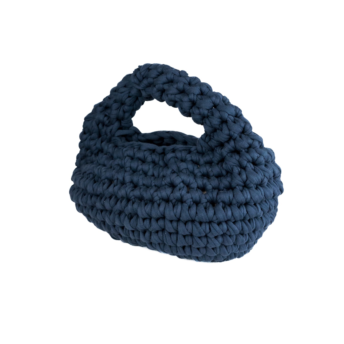 Minibag realizzata interamente a mano all'uncinetto con fettuccia in cotone.