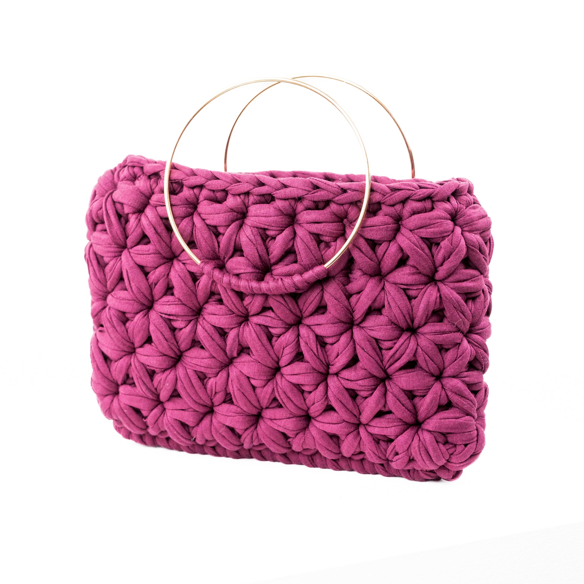 Minibag realizzata a mano all'uncinetto con punto jasmine e manici in metallo