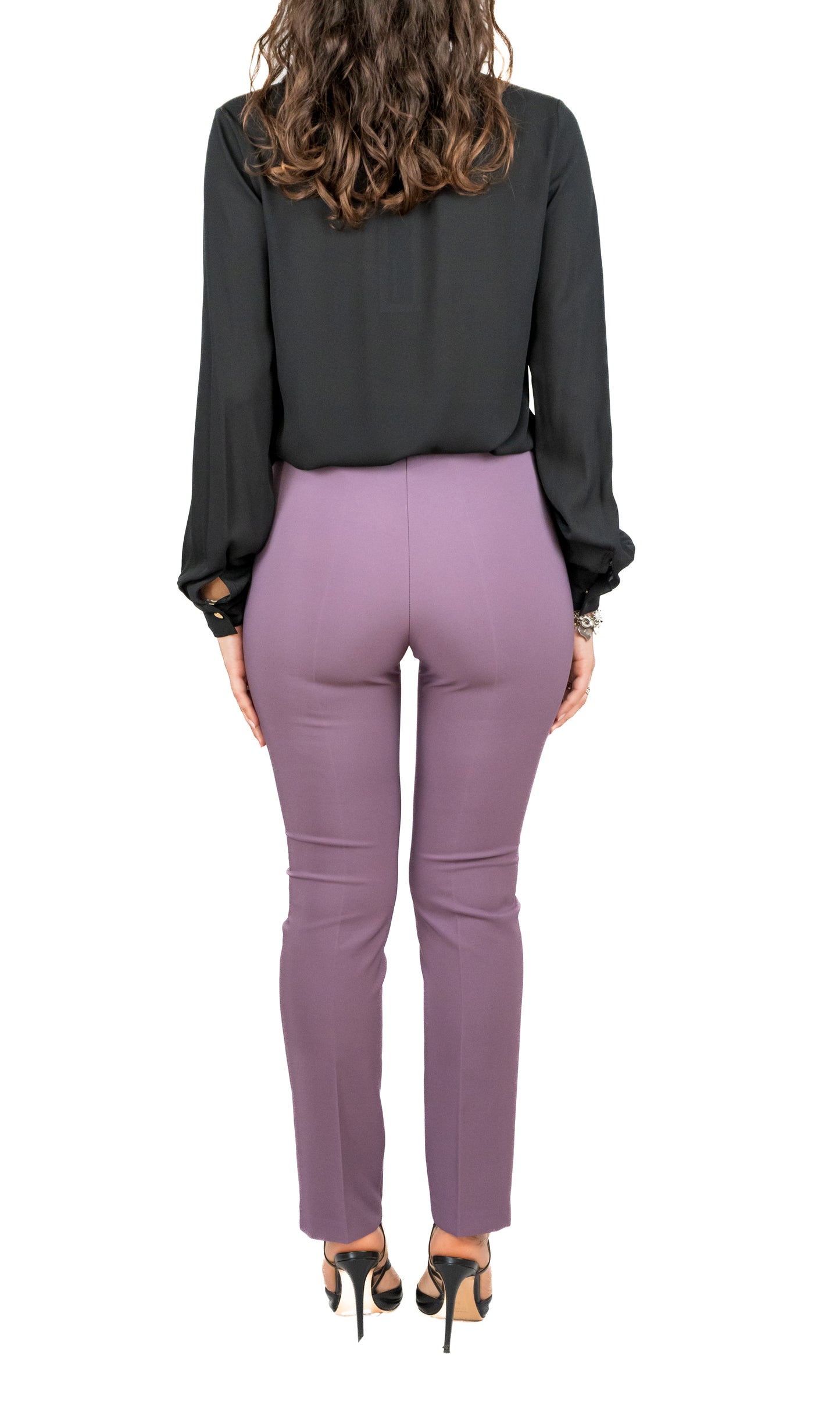 Pantalone basico in tessuto tecnico bistretch con elastico interno e zip a vista sul fianco malva.